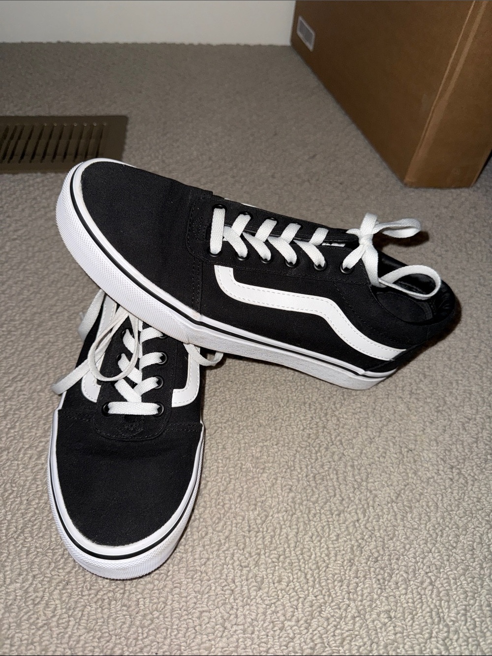 Womens Black and White Vans Low-Top Sneakers - Picture 2 of 3